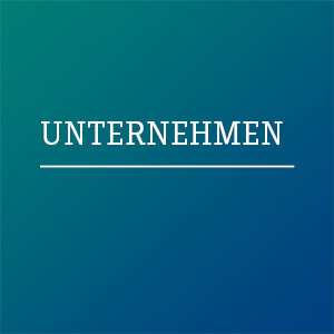 Das Bild zeigt den Schriftzug "UNTERNEHMEN" auf einem verlaufenden, grün-blauen Hintergrund. Es vermittelt ein modernes, professionelles Gefühl.