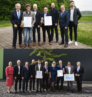 Die Bilder zeigen Gruppen von Personen, die Auszeichnungen präsentieren. Sie stehen in einer natürlichen Umgebung und vor modernem Gebäude.